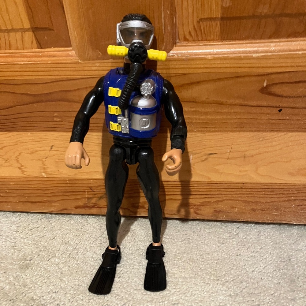 Vintage 1990s Action Man Scuba Diver with vehicle and extra scuba accessories - Picture 3 of 7
